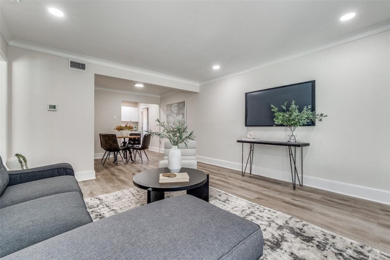 10211 Regal Oaks Dr #120 - Photo 5 of 26