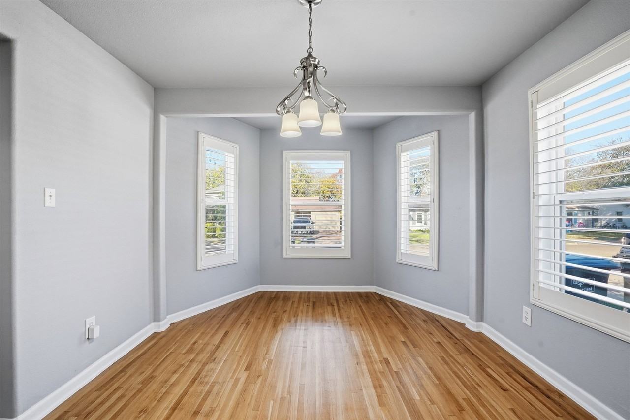 2933 S Hills Ave - Photo 5 of 33