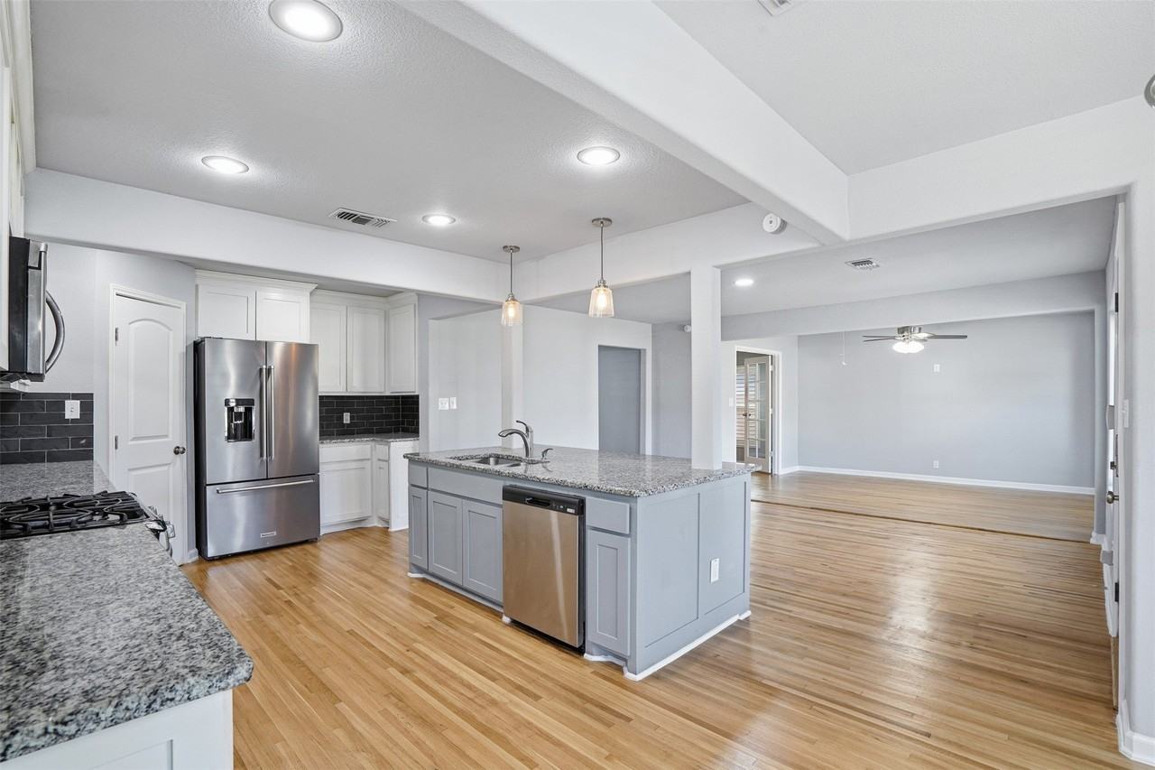 2933 S Hills Ave - Photo 6 of 33