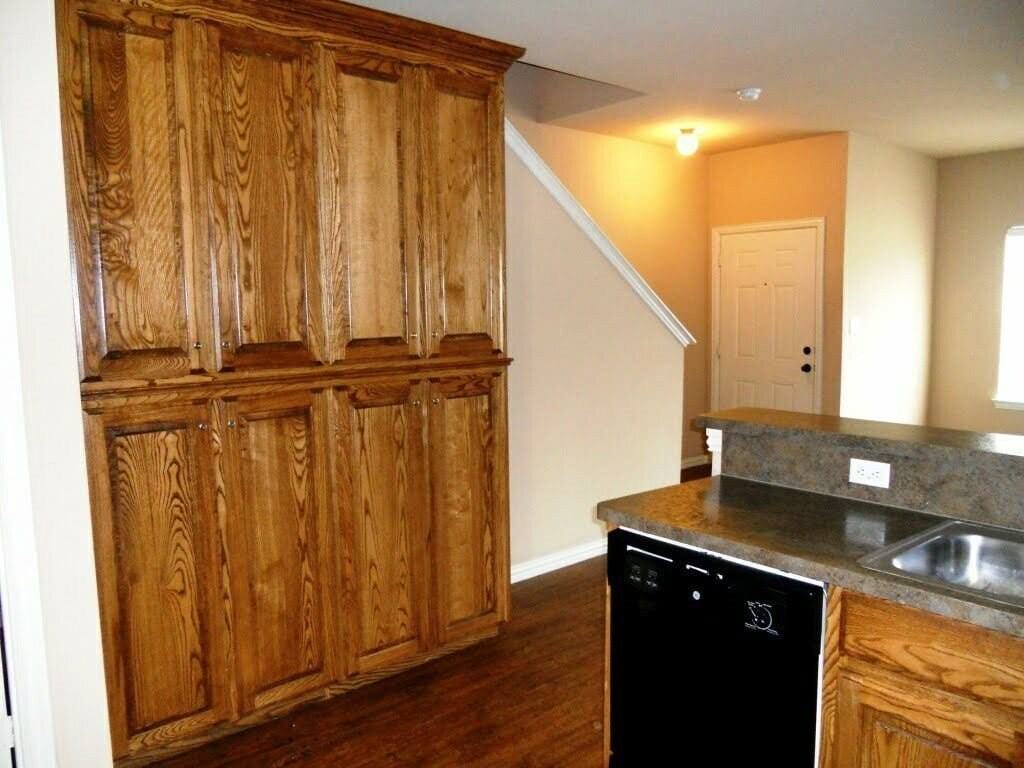 2418 W Prairie St #1 - Photo 6 of 11