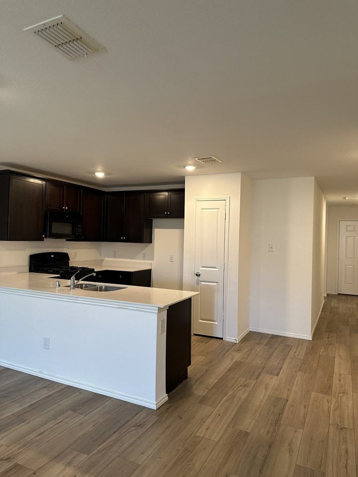 5906 Nyquist Way - Photo 4 of 27