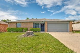 834 Apple Valley Dr - Photo 1 of 1