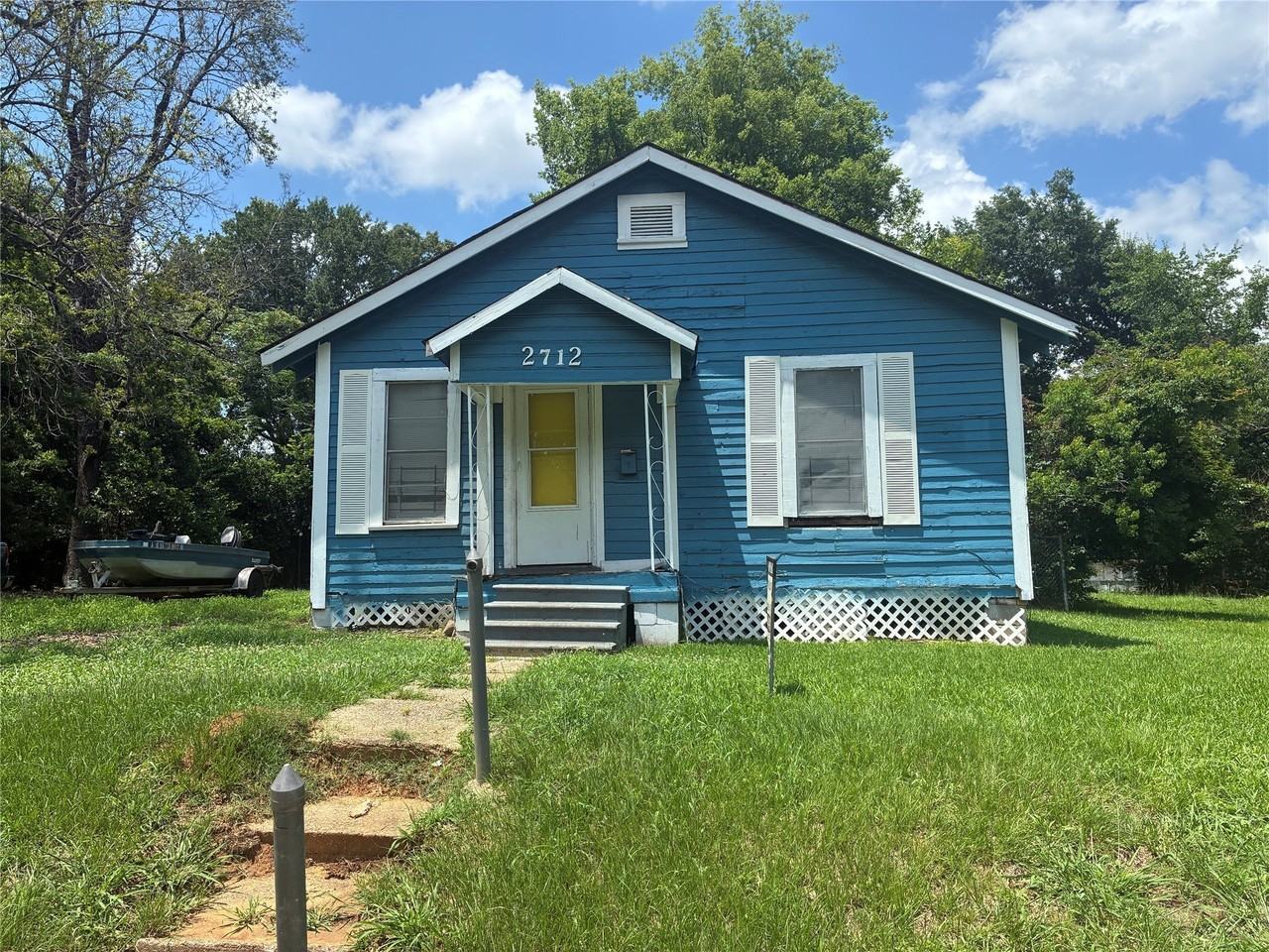 2712 Ashton St - Photo 2 of 10