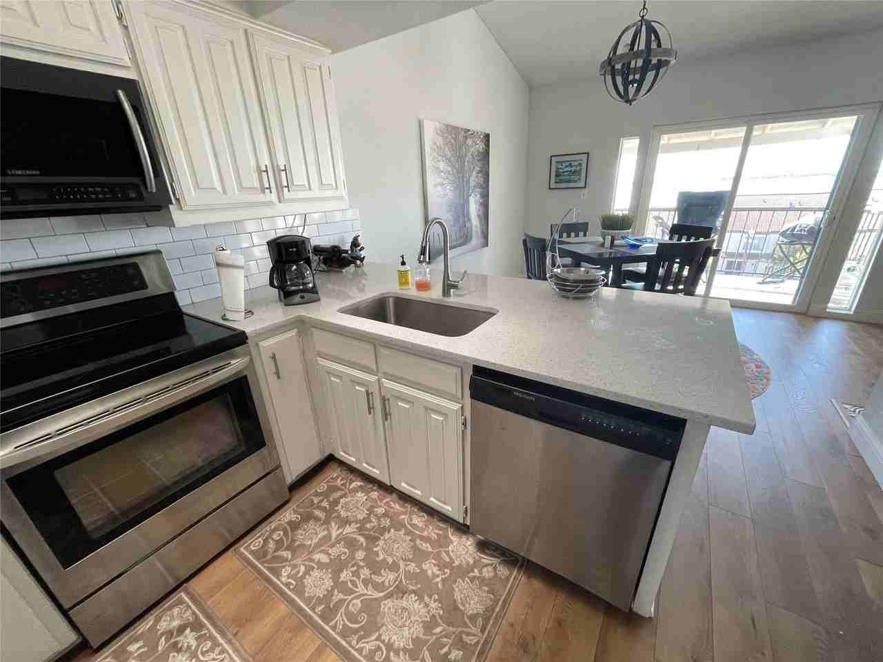3805 Mediterranean St - Photo 7 of 20