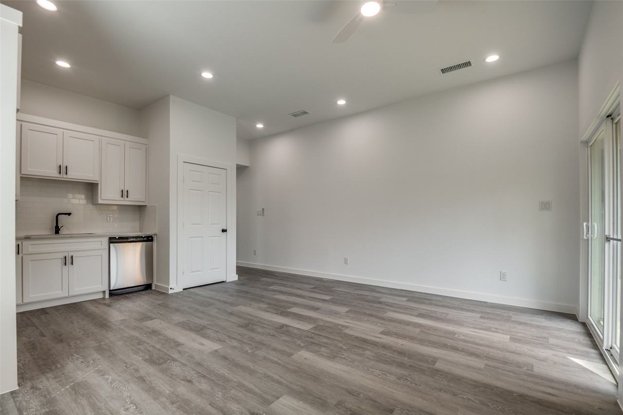 3305 Mineola St #A - Photo 4 of 13