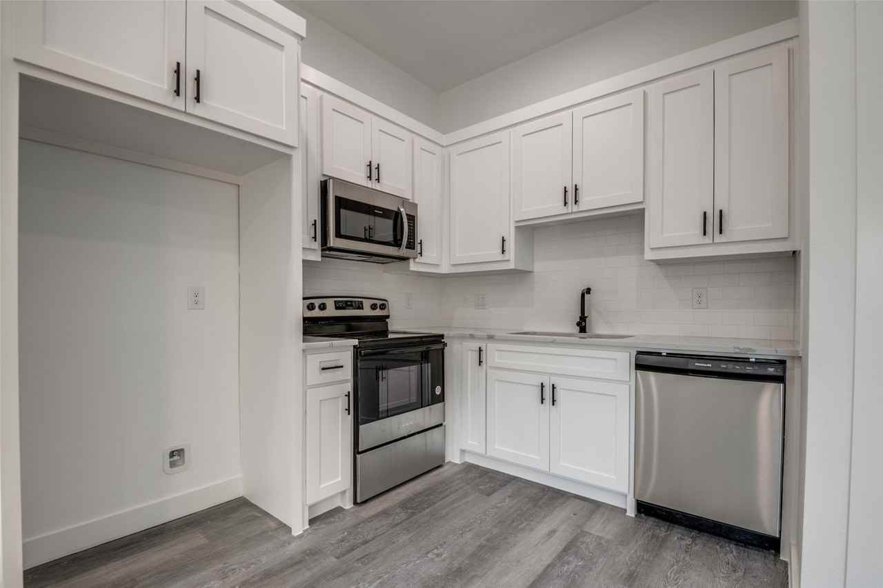 3305 Mineola St #A - Photo 5 of 13
