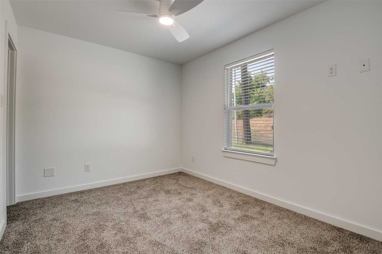 3305 Mineola St #A - Photo 7 of 13