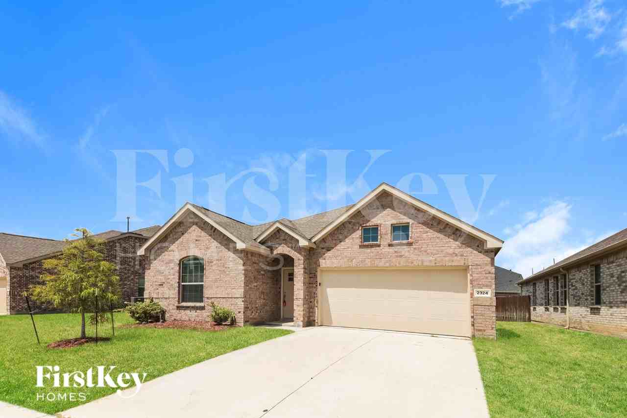 2324 Okeefe Dr - Photo 2 of 20