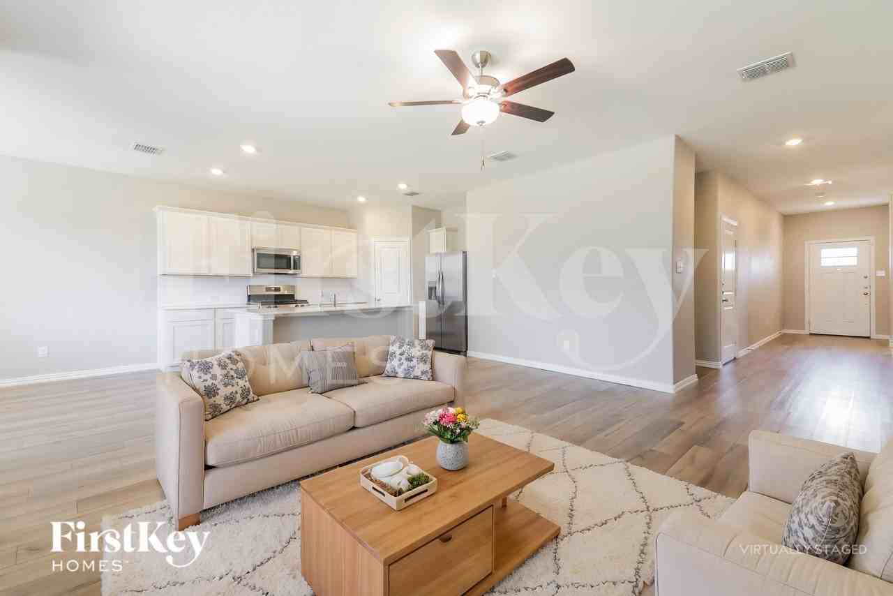 2324 Okeefe Dr - Photo 6 of 20