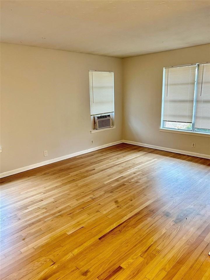 11223 Wyatt St - Photo 2 of 7
