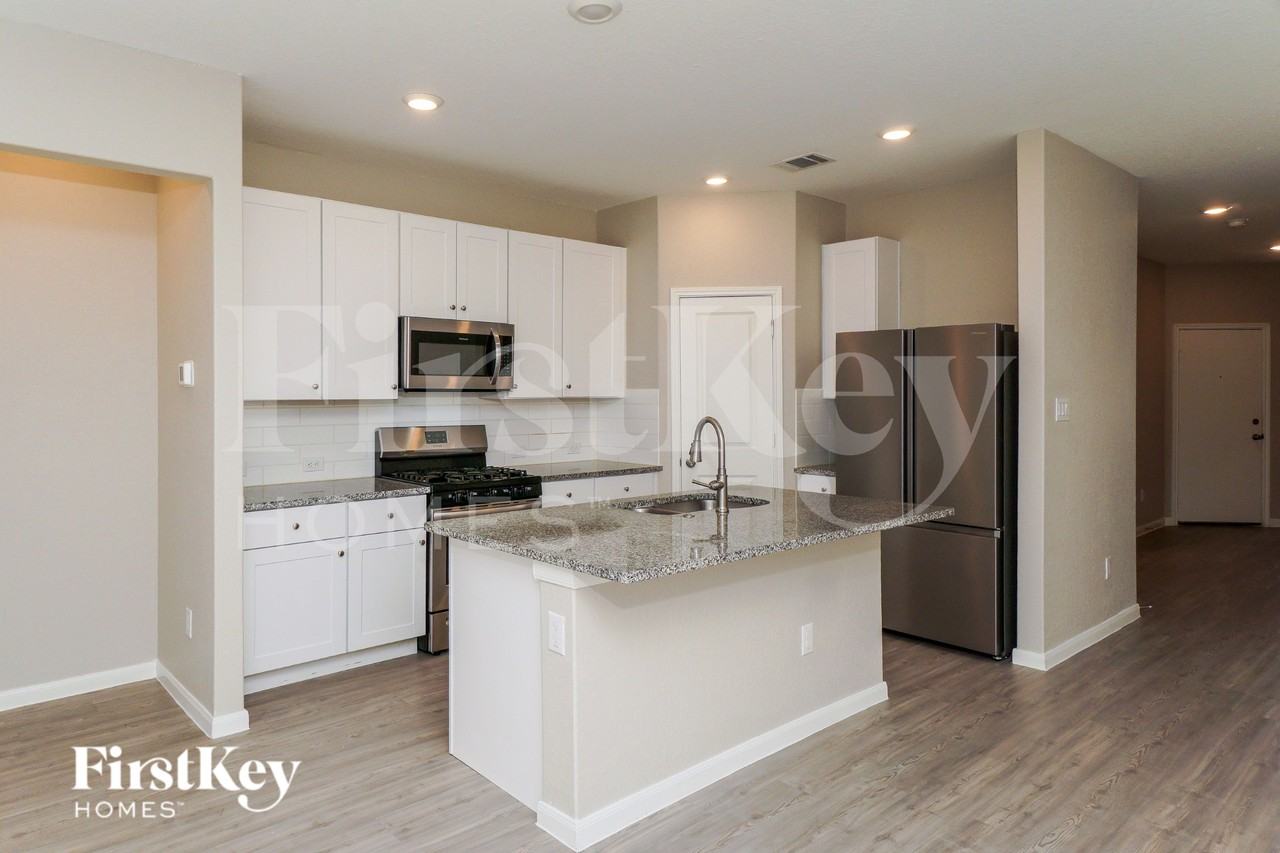 1224 Treehouse Ln - Photo 6 of 19
