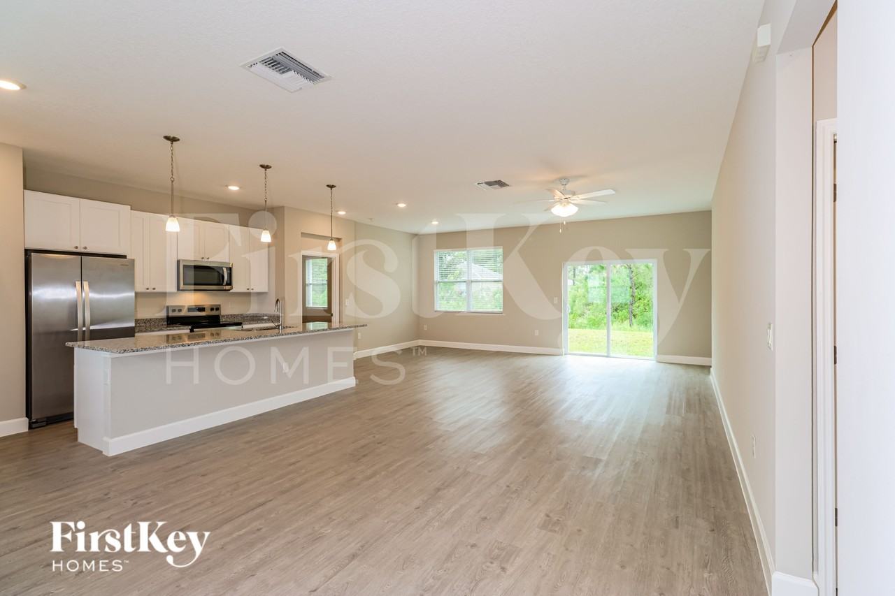1200 Cogan Dr Se - Photo 2 of 16