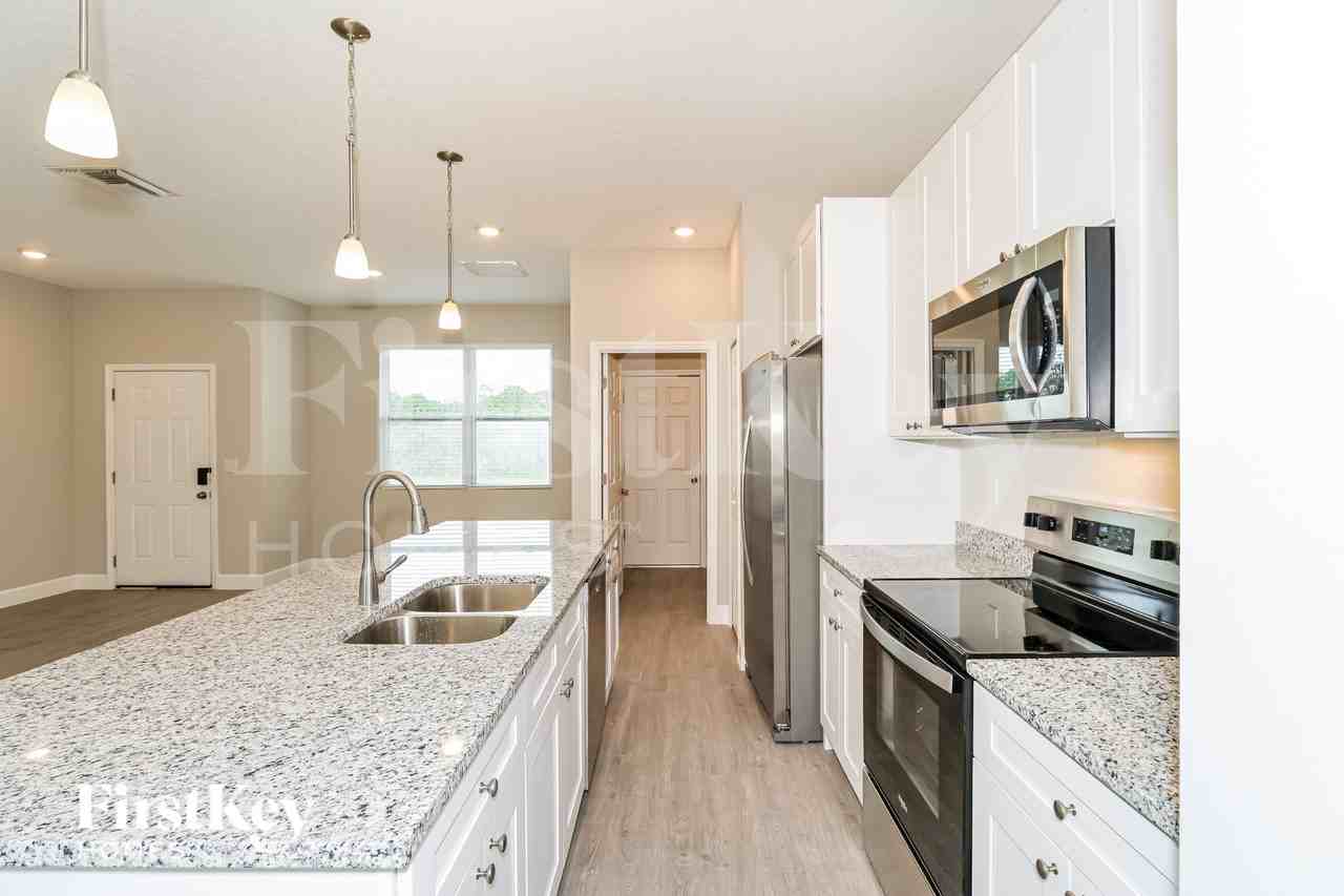 1200 Cogan Dr Se - Photo 4 of 16