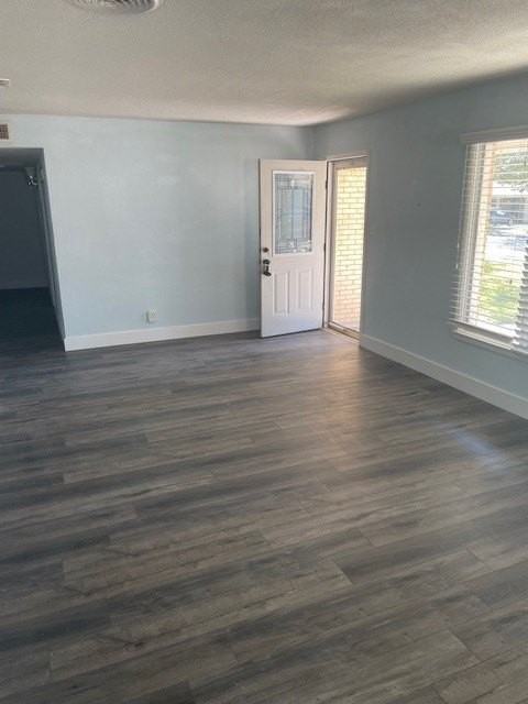4300 Mackey Dr - Photo 3 of 15