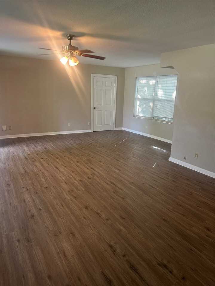 701 Hulme St - Photo 7 of 15