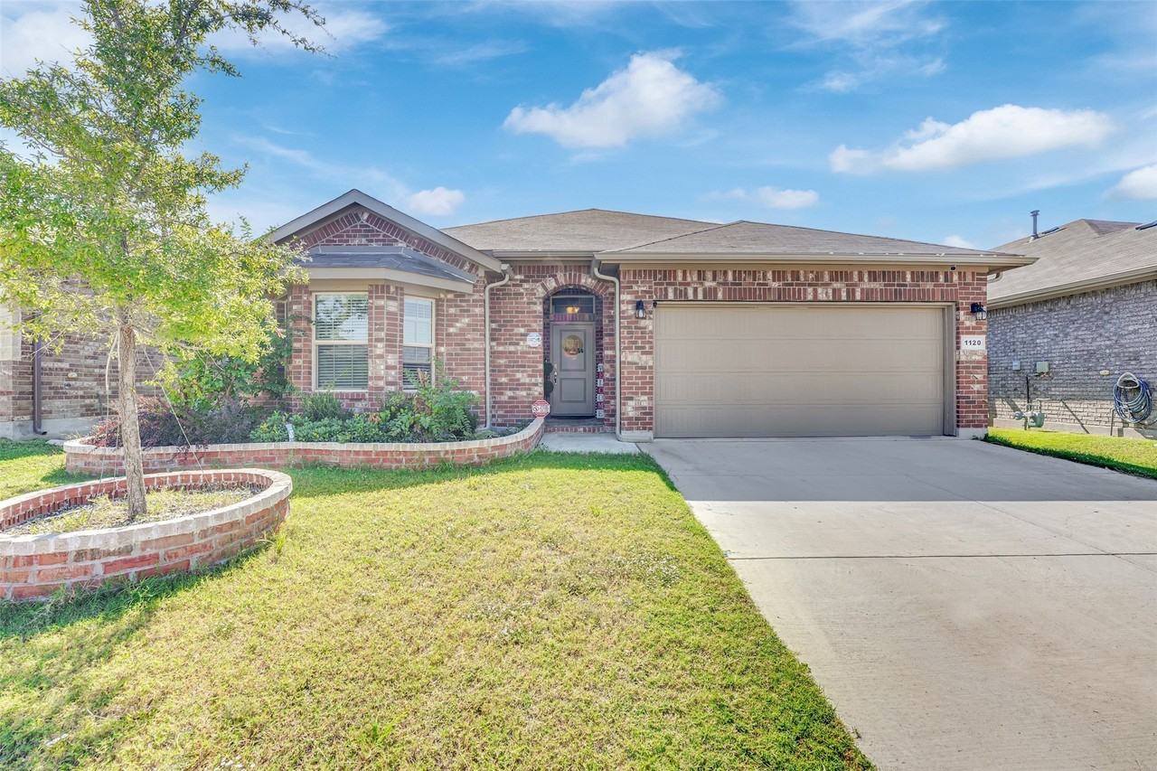 1120 Gillespie Dr