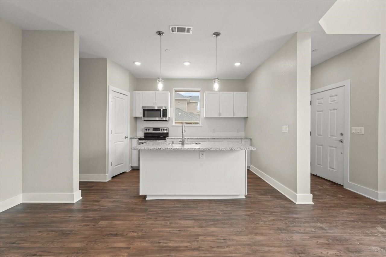 3600 Aaron Pl - Photo 6 of 25