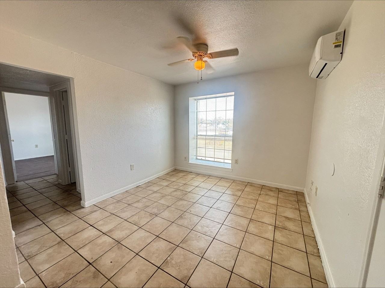 612 Luxton St #202 - Photo 2 of 5