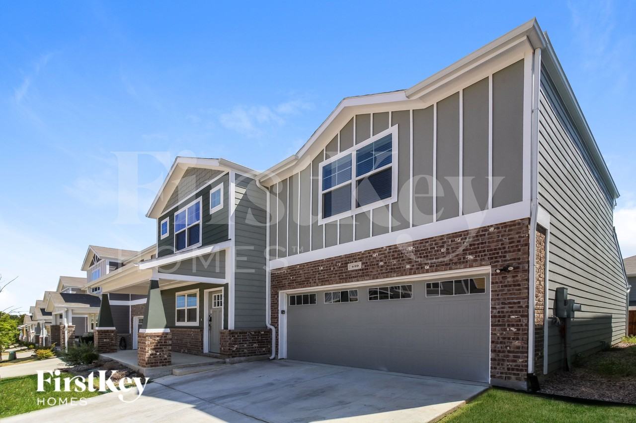 610 Ava Trl - Photo 2 of 16