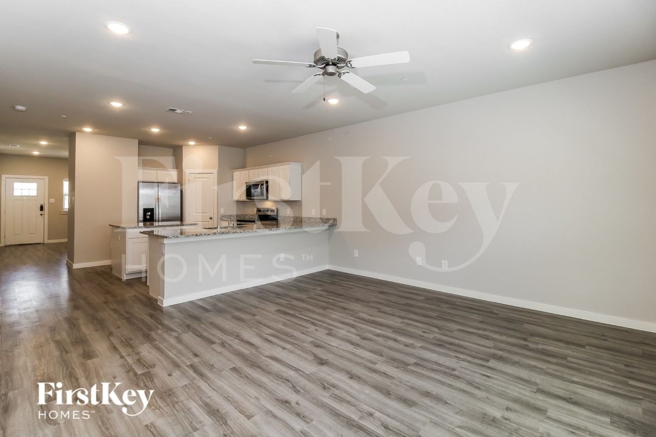 610 Ava Trl - Photo 6 of 16