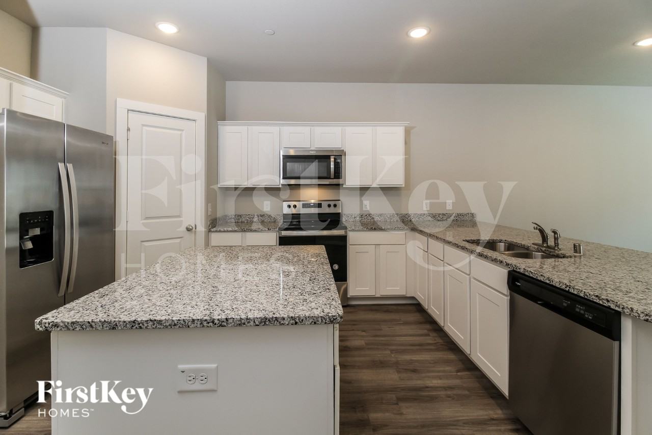 610 Ava Trl - Photo 7 of 16
