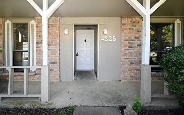 4325 Ireland Dr - Photo 3 of 19