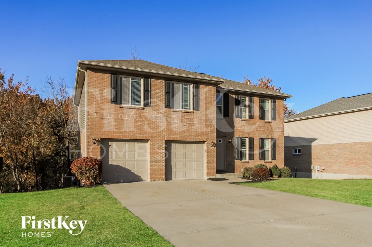 2724 Parkerridge Dr - Photo 2 of 15
