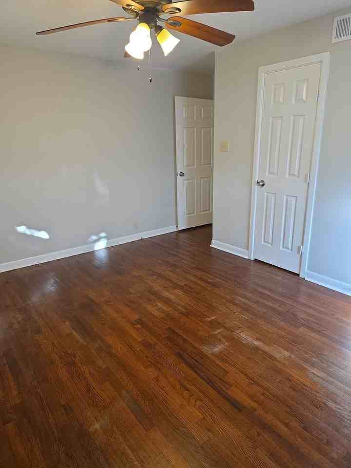 1811 W College St - Photo 4 of 8