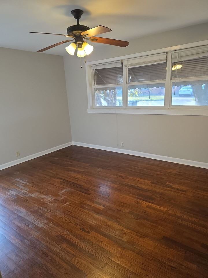 1811 W College St - Photo 6 of 8