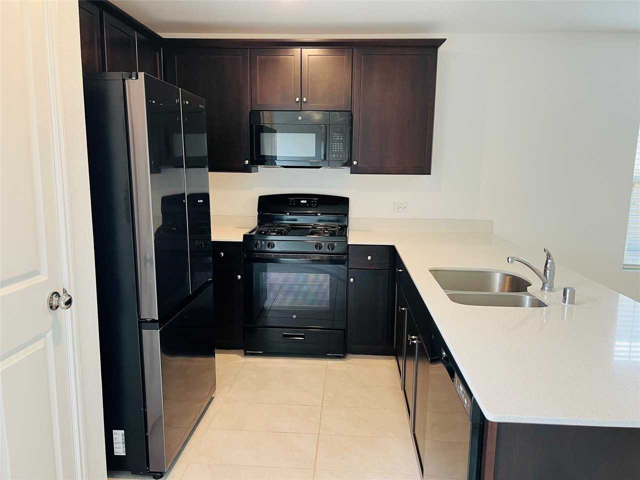 3401 Harper St - Photo 3 of 20