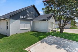 featured image of 316 W 7th St #104