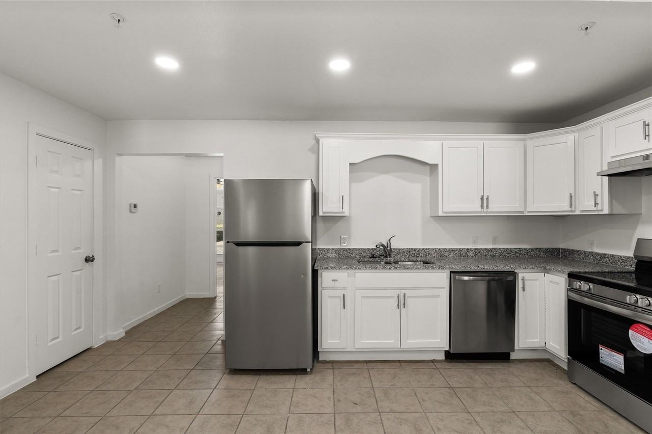 316 W 7th St #104 - Photo 2 of 13