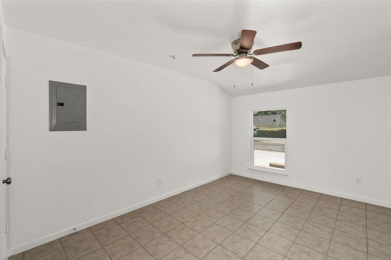 316 W 7th St #104 - Photo 6 of 13