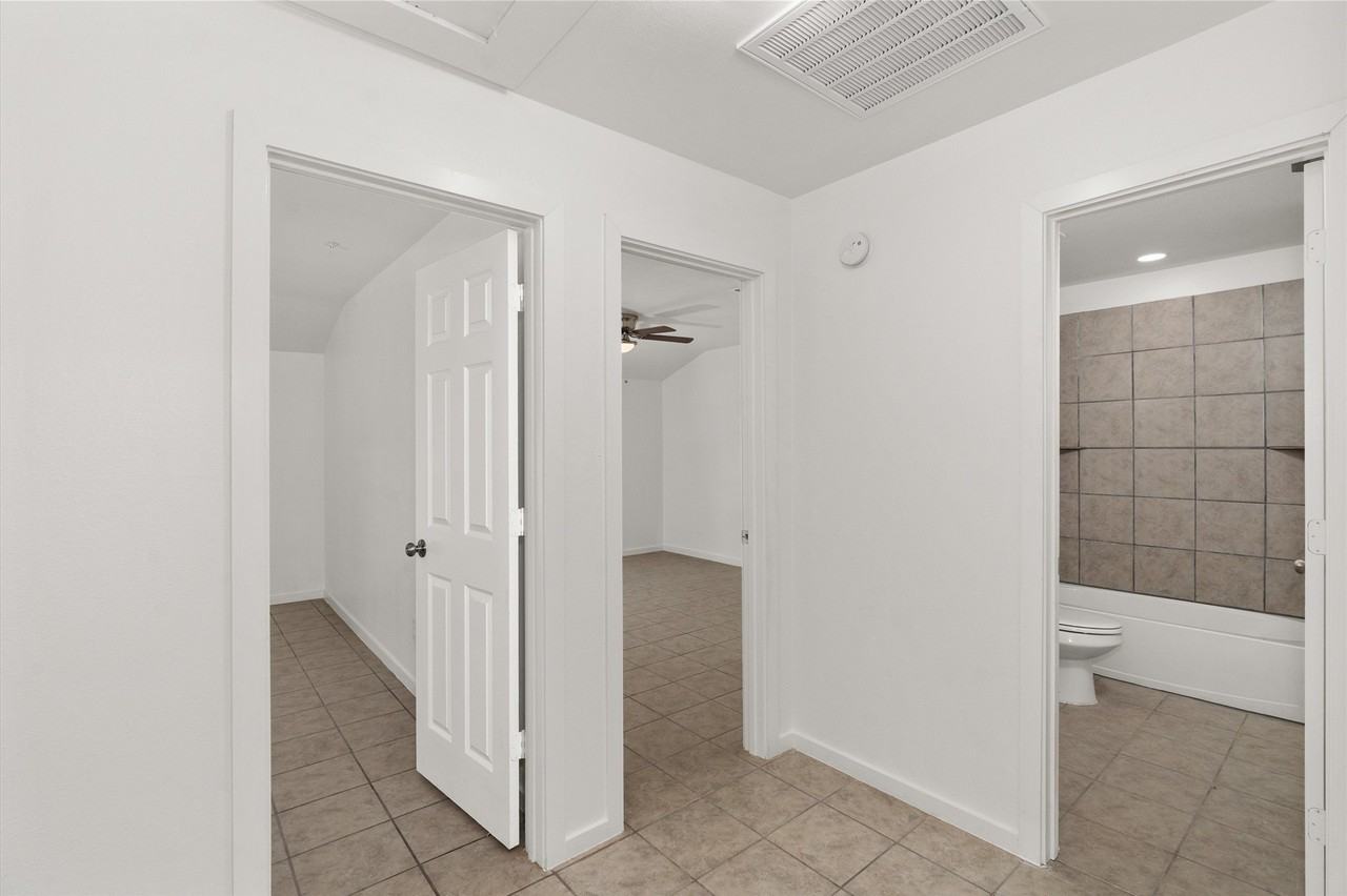 316 W 7th St #104 - Photo 7 of 13