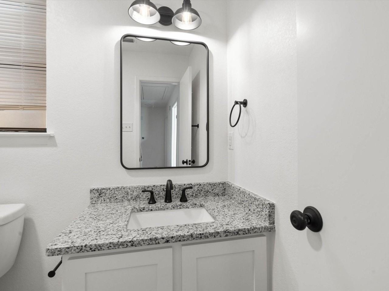 1117 S Rusk St #1117 - Photo 4 of 16