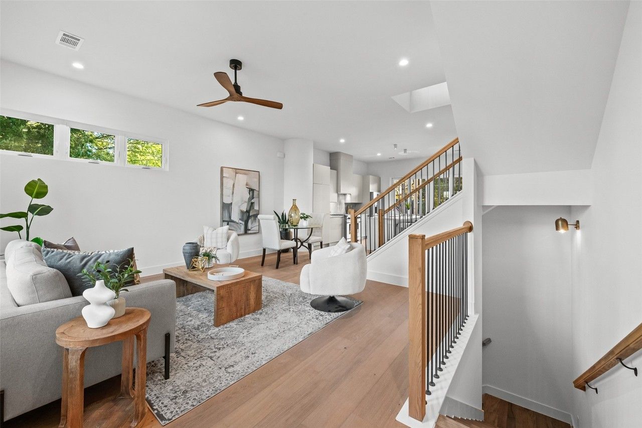 1514 Holly Ave - Photo 4 of 21