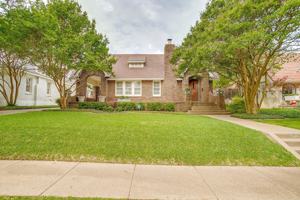 featured image of 2606 Cockrell Ave