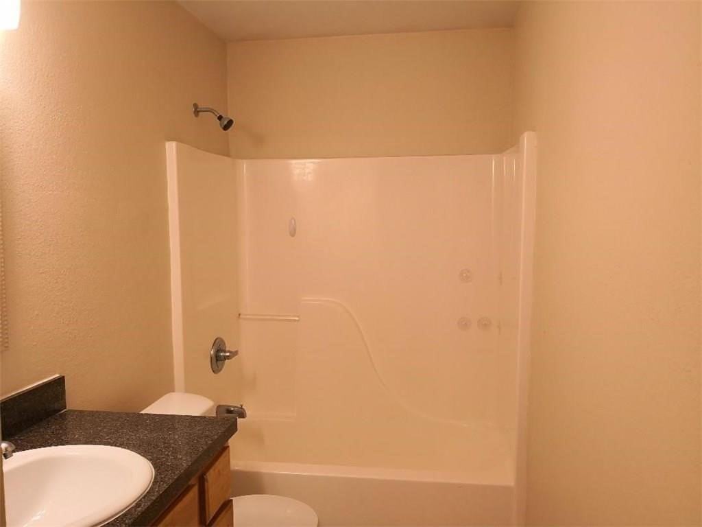 9801 Sycamore Dr - Photo 4 of 5