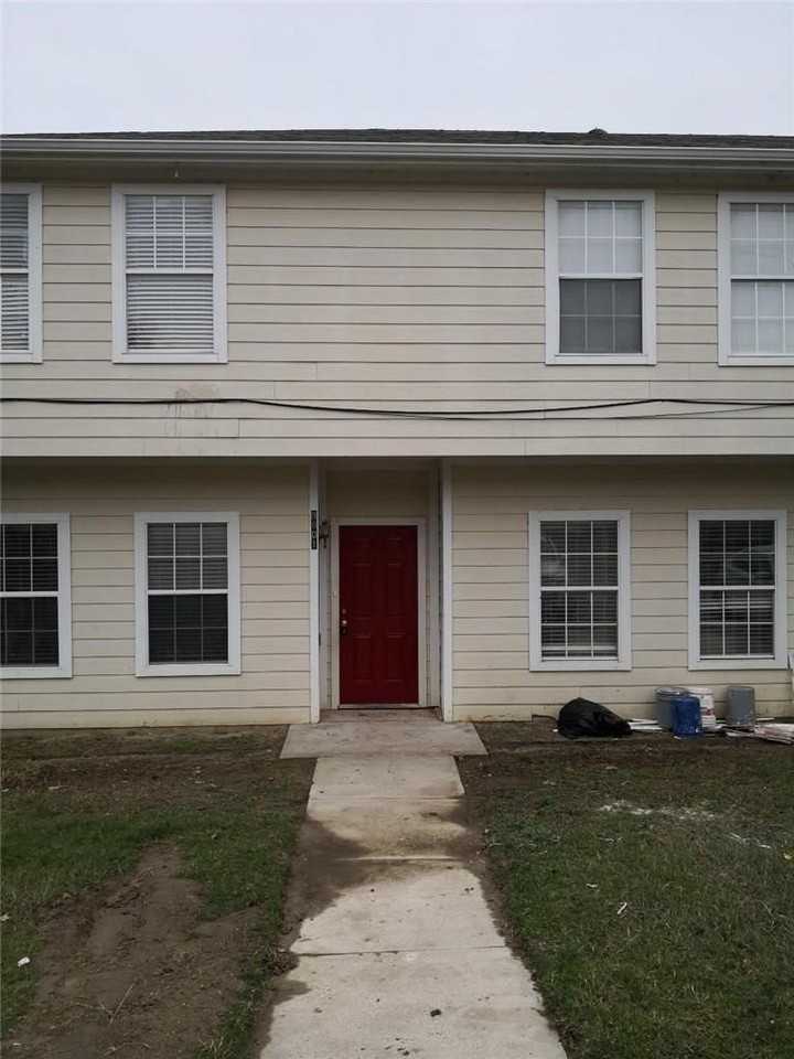 9801 Sycamore Dr - Photo 5 of 5