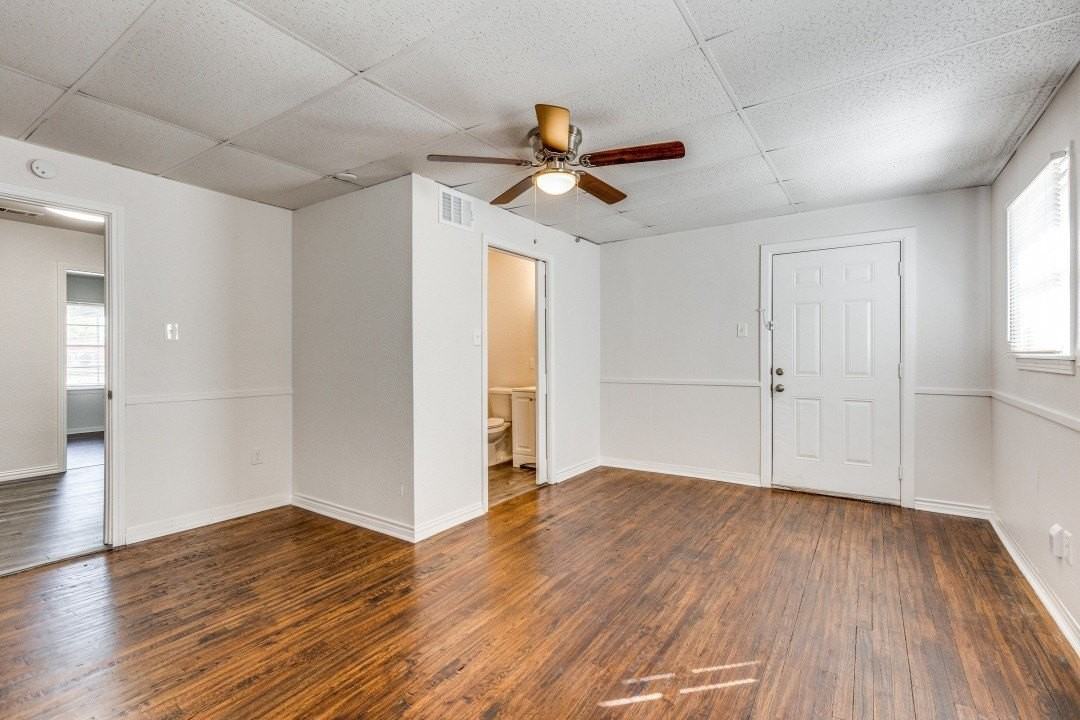 4256 Standish Rd - Photo 4 of 12