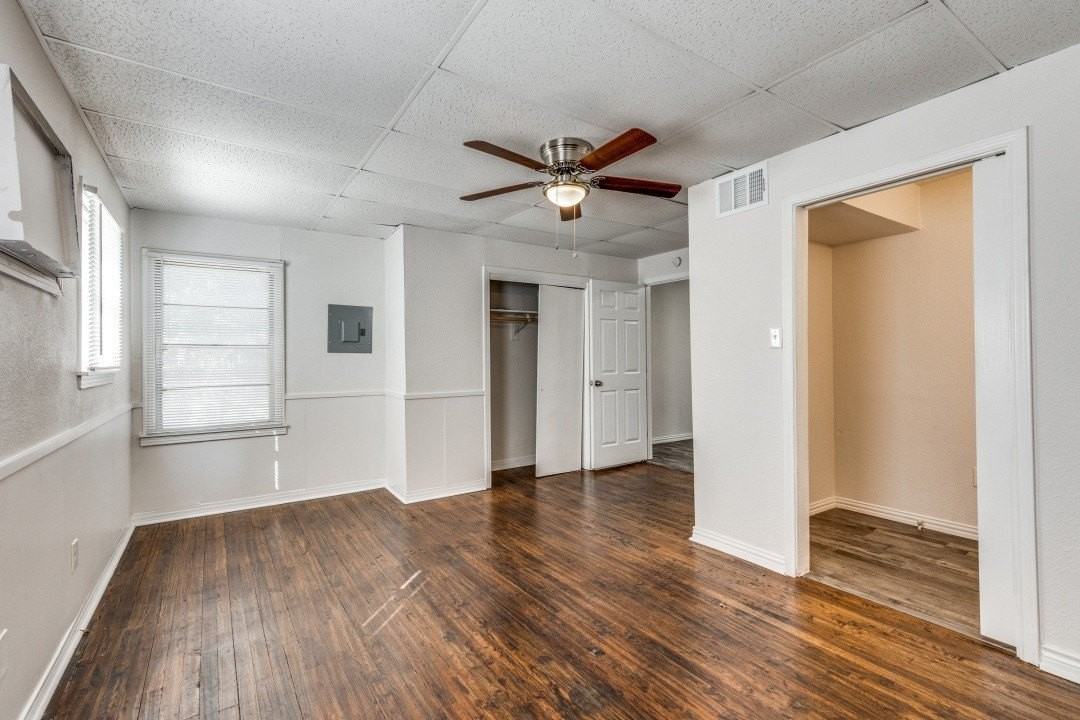 4256 Standish Rd - Photo 5 of 12