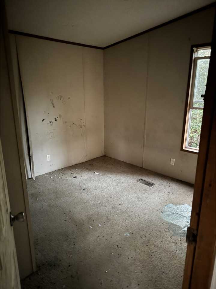 1233 Suncrest Cir - Photo 7 of 16