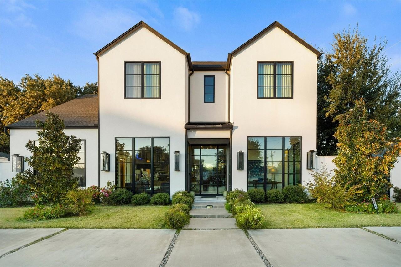 3771 Almazan Dr
