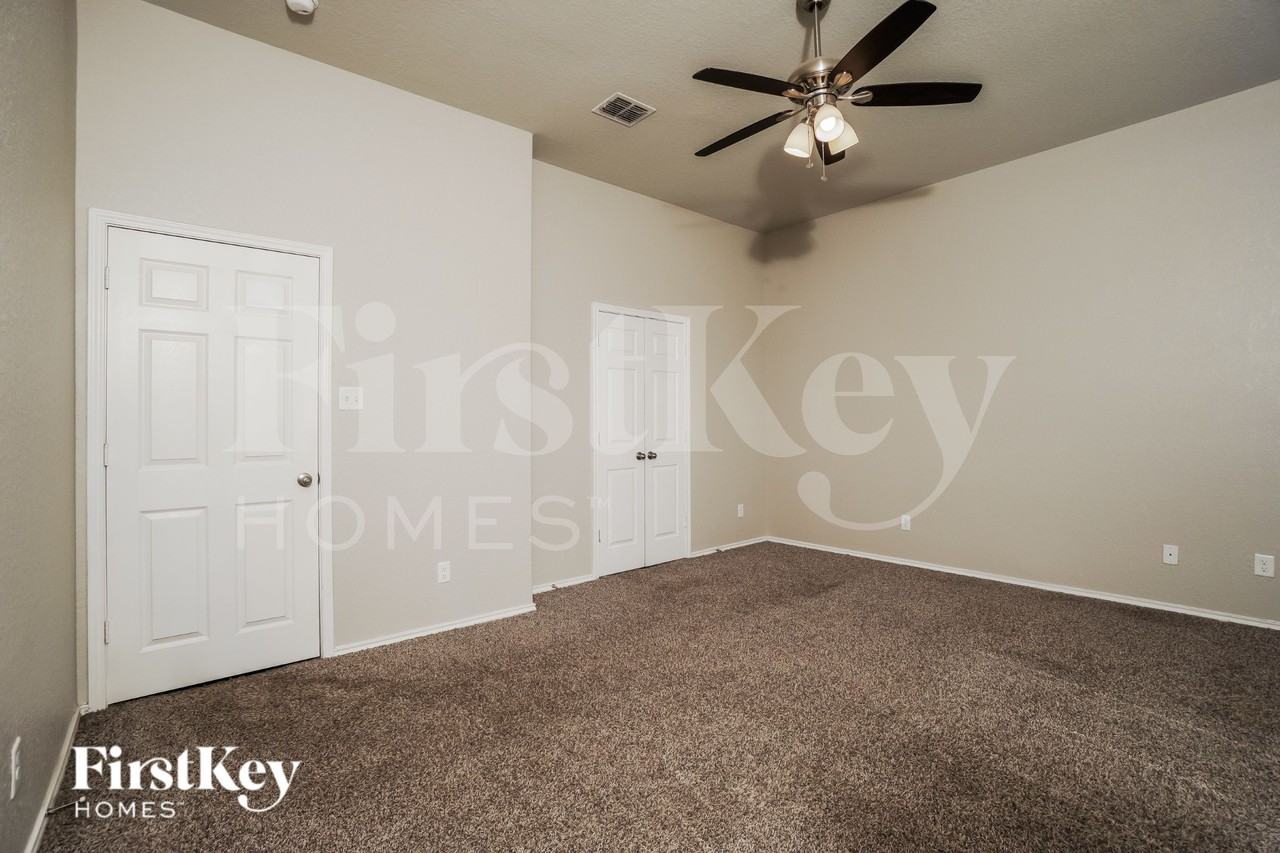 5702 Acacia Farm - Photo 7 of 16