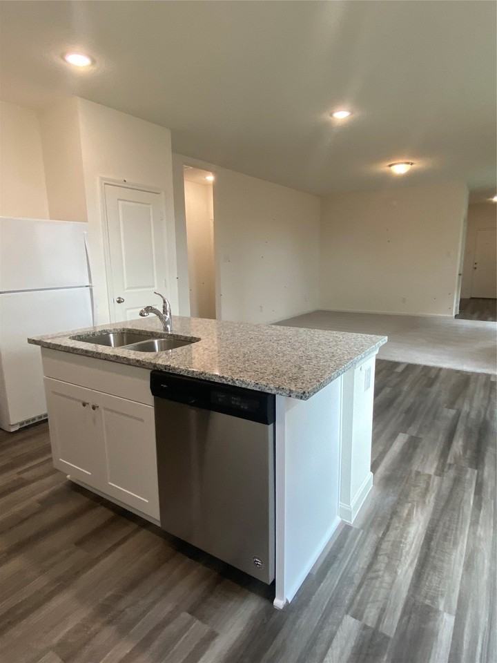 6309 Tropicana Ln - Photo 3 of 10