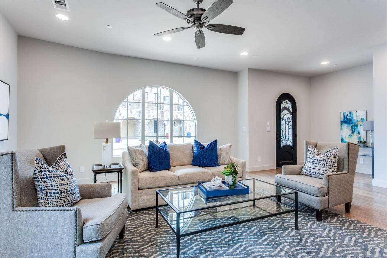 74 Cortes Dr - Photo 4 of 36