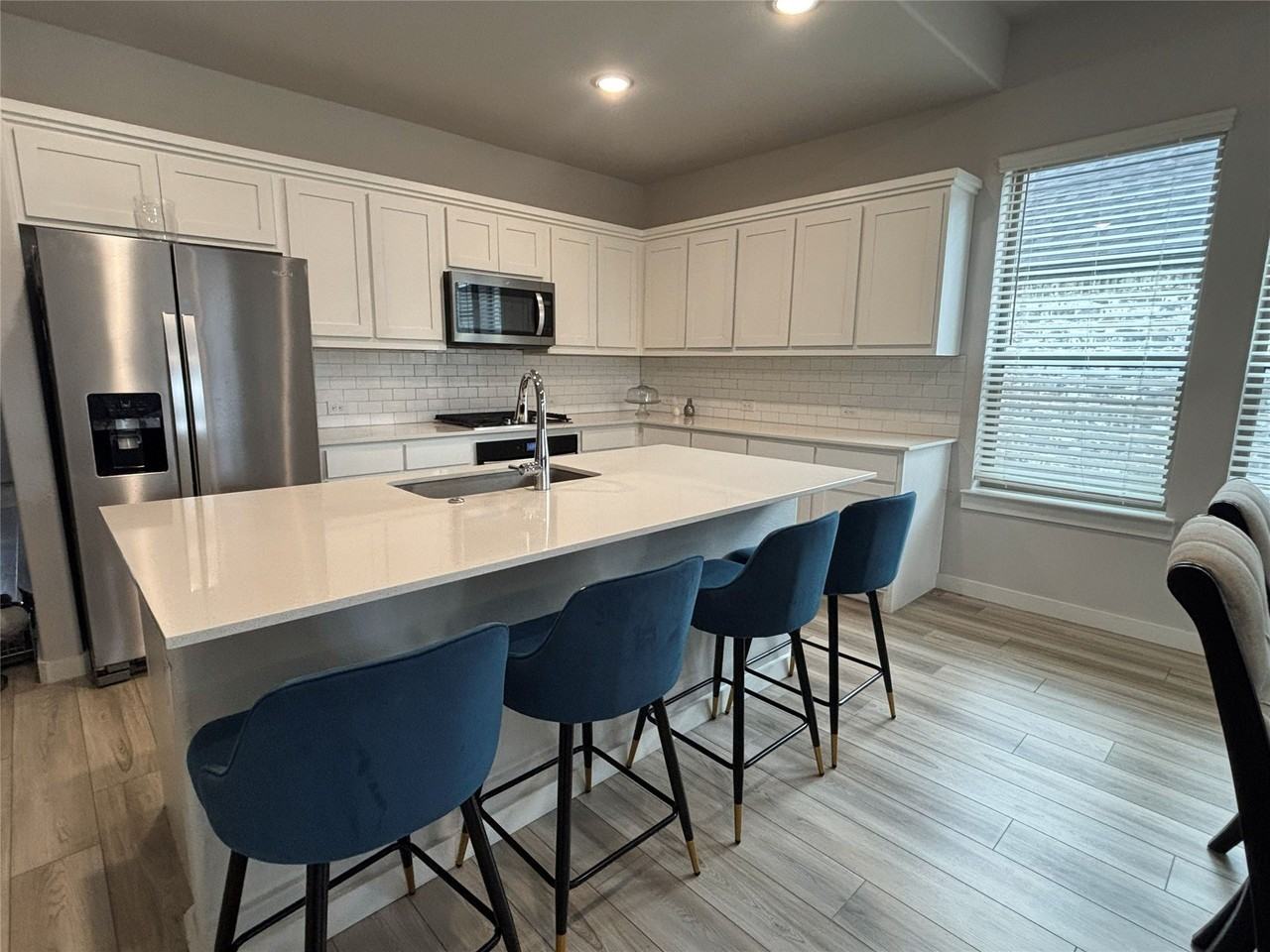 2029 Dovedale Dr - Photo 5 of 18