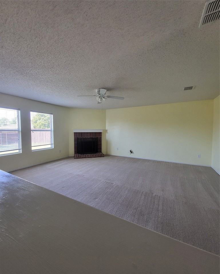 2513 Barksdale Dr - Photo 3 of 25