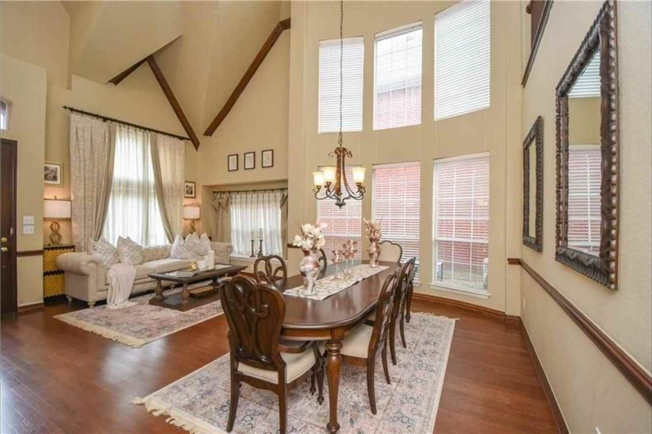 3245 Forestbrook Dr - Photo 2 of 9