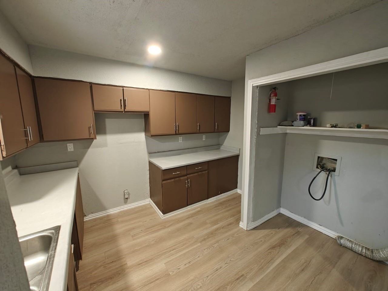 811 N Spears St #102 - Photo 2 of 11